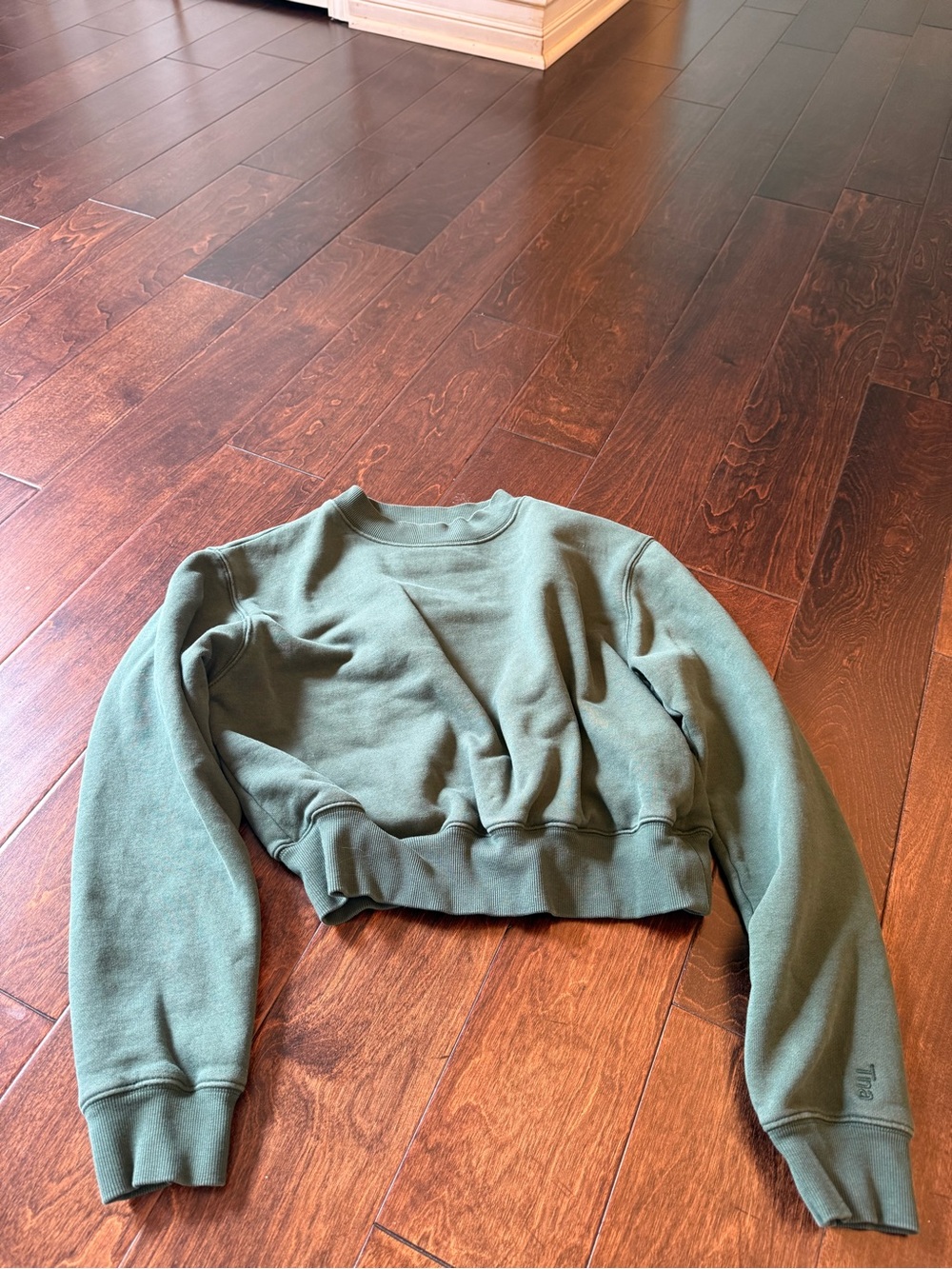 Green cropped sweatshirt